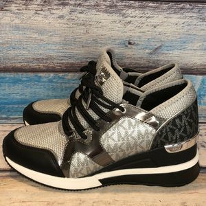 Michael Kors Women's Liv Trainer Extreme Multi 7 M